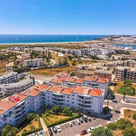 Lagos, Meia-praia Sea View